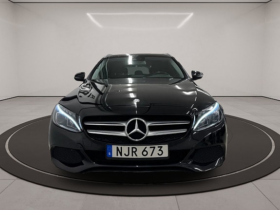 Mercedes-Benz C200 4 of 22