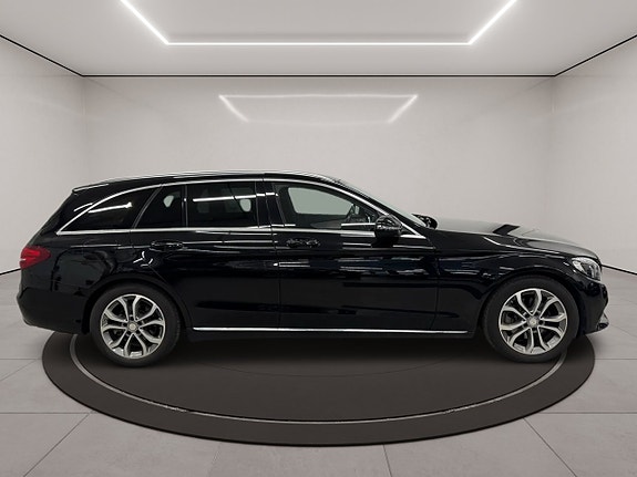 Mercedes-Benz C200 19 of 22