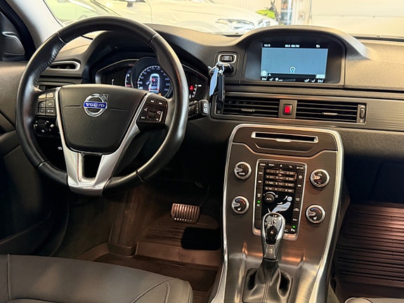 Volvo XC70 18 of 29