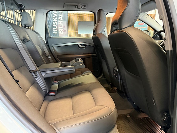 Volvo XC70 12 of 29