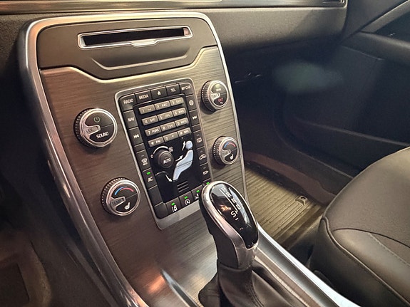 Volvo XC70 25 of 29