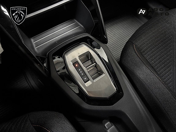 Peugeot 208 12 of 14