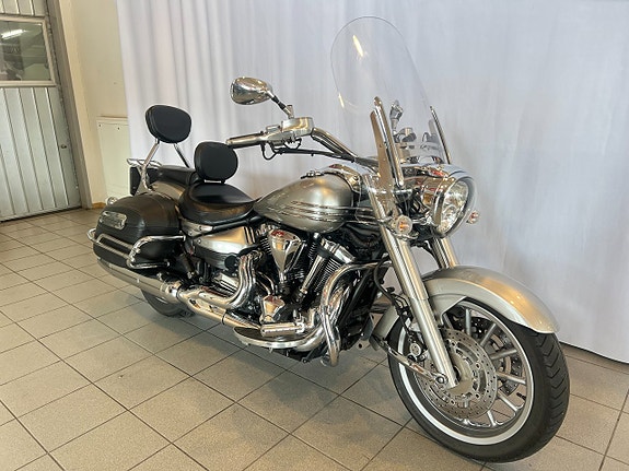 Yamaha Midnight Star XV1900A 2 of 10
