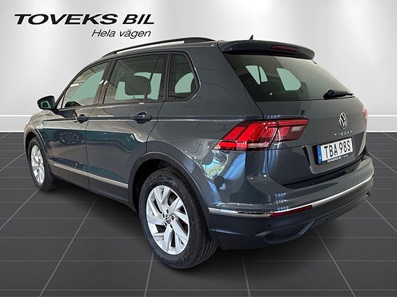 Volkswagen Tiguan 3 of 5