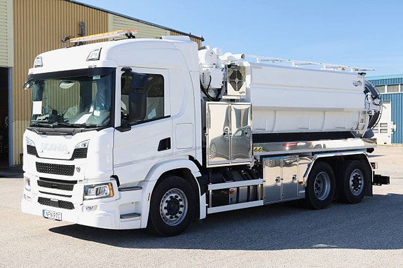 Scania P500, Slamsugare med spolutrustning