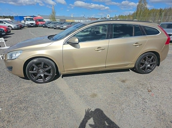 Volvo V60 4 of 5
