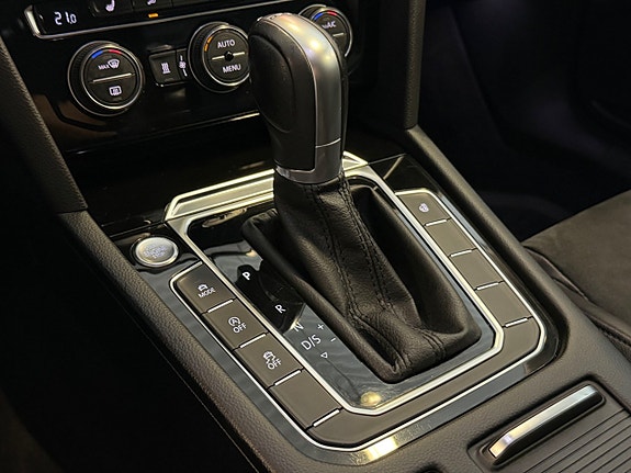 Volkswagen Passat 27 of 30