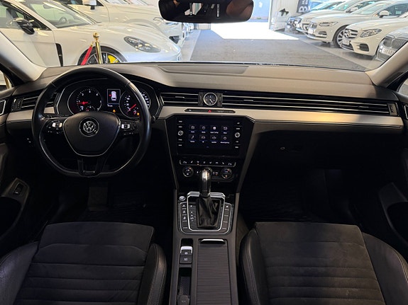 Volkswagen Passat 20 of 30