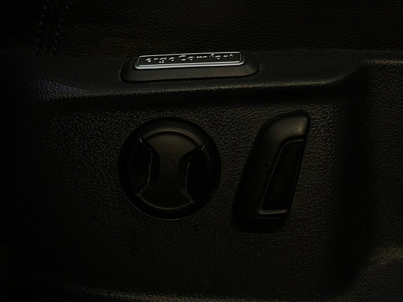 Volkswagen Passat 24 of 30