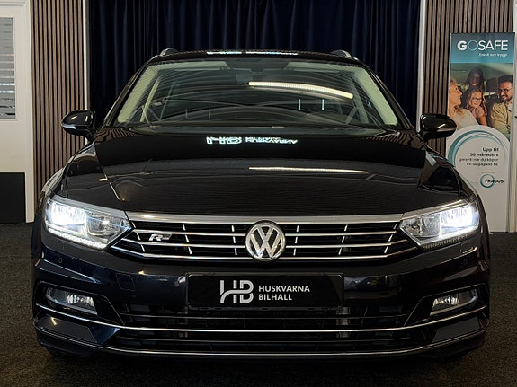 Volkswagen Passat 2 of 5