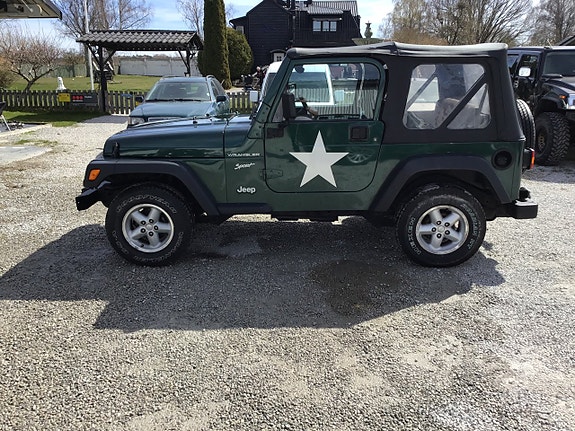 Jeep Wrangler 17 of 30