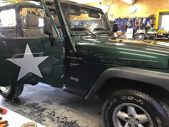 Jeep Wrangler 21 of 30