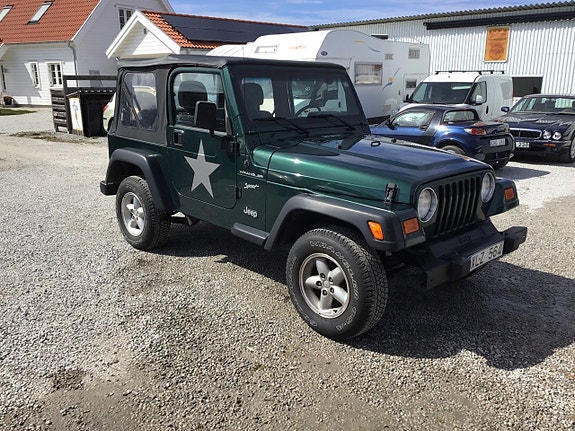 Jeep Wrangler 13 of 30