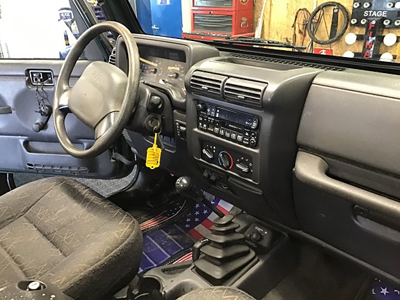 Jeep Wrangler 23 of 30