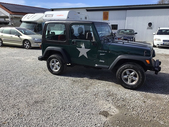 Jeep Wrangler 4 of 30