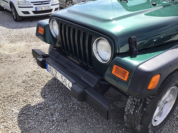 Jeep Wrangler 14 of 30
