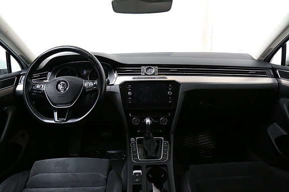 Volkswagen Passat 17 of 27