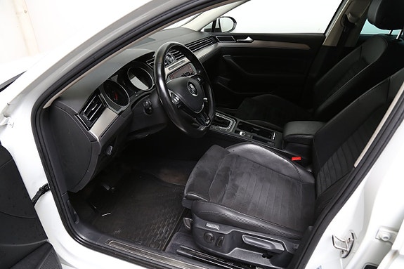 Volkswagen Passat 10 of 27