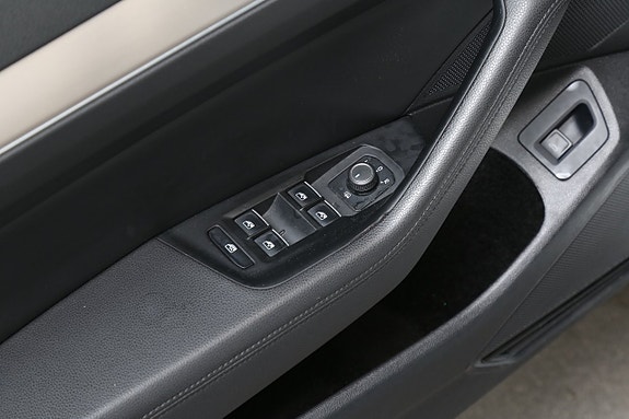 Volkswagen Passat 11 of 27