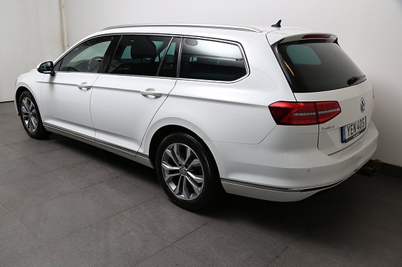 Volkswagen Passat 3 of 5