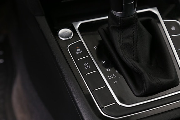 Volkswagen Passat 21 of 27
