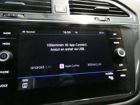 Volkswagen Tiguan Allspace 20 of 24