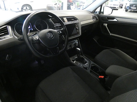 Volkswagen Tiguan Allspace 12 of 24