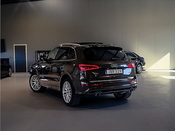 Audi Q5 2 of 5