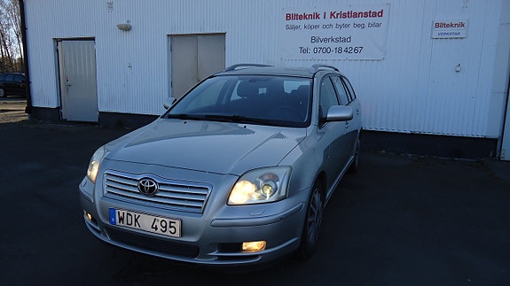 Toyota Avensis 2 of 5