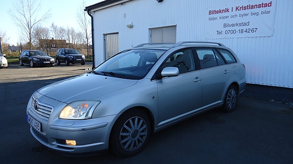 Toyota Avensis 3 of 5