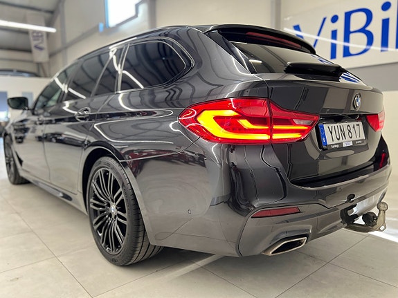 BMW 530d 4 of 5