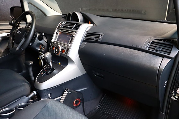 Toyota Verso 11 of 30