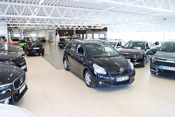 Toyota Verso 2 of 5