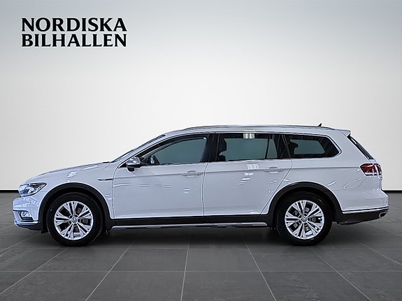 Volkswagen Passat Alltrack 4 of 5