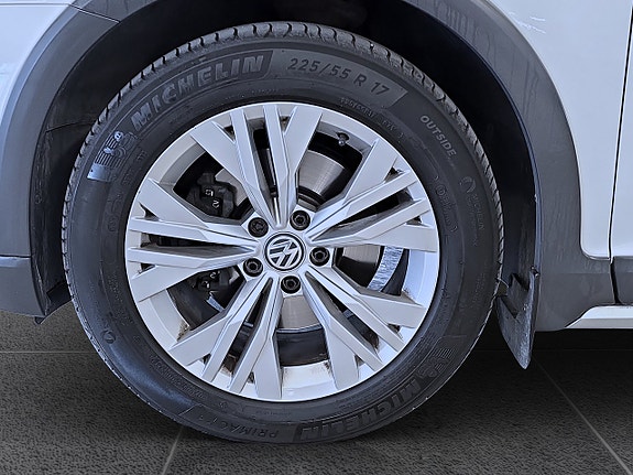 Volkswagen Passat Alltrack 17 of 17