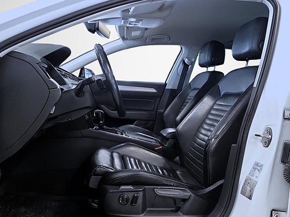 Volkswagen Passat Alltrack 6 of 17