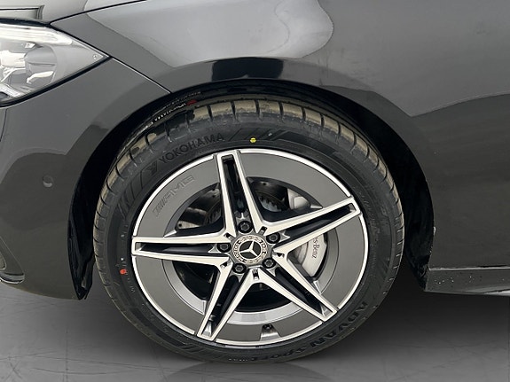 Mercedes-Benz C300 30 of 30