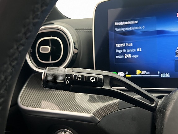 Mercedes-Benz C300 28 of 30