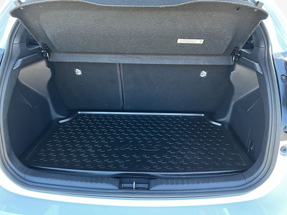 Toyota Yaris 5 of 10