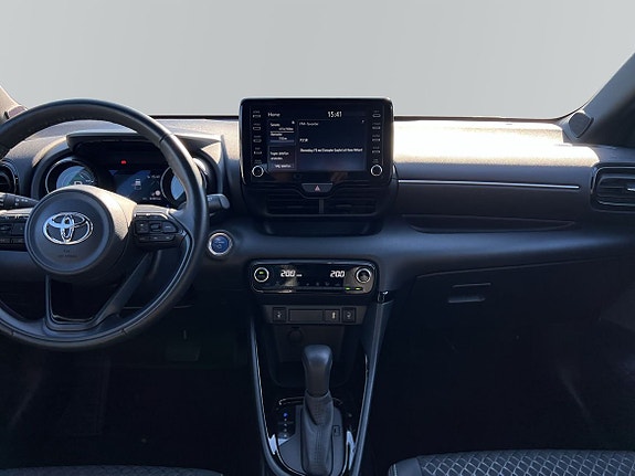 Toyota Yaris 2 of 10