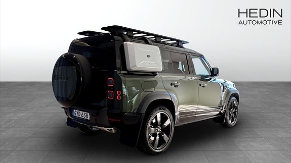 Land Rover Defender 110 2 of 5