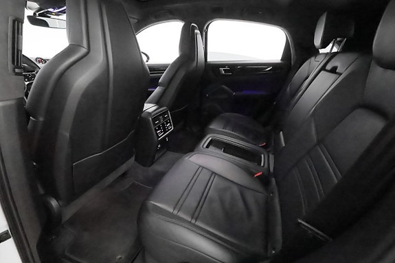 Porsche Cayenne Coupe 23 of 30