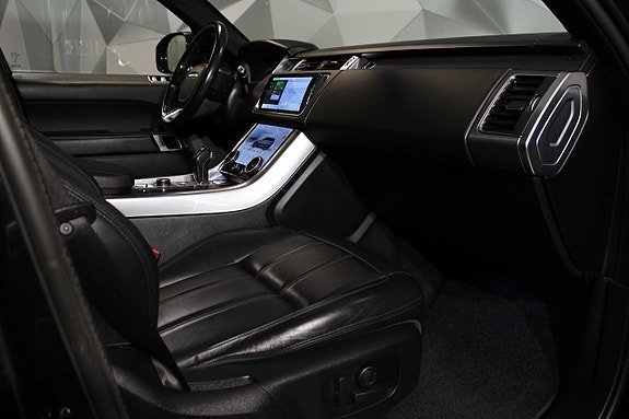 Land Rover Range Rover Sport 12 of 25