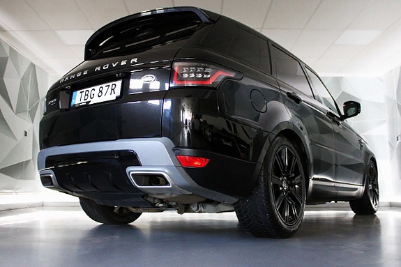 Land Rover Range Rover Sport 8 of 25