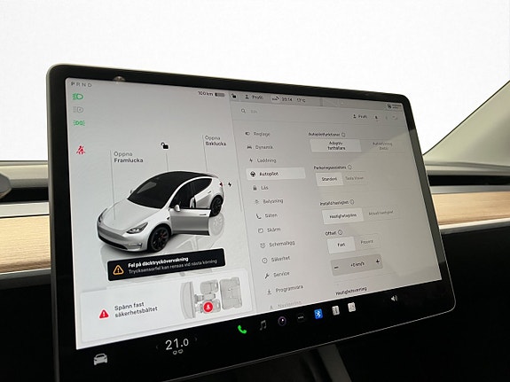 Tesla Model Y 21 of 30