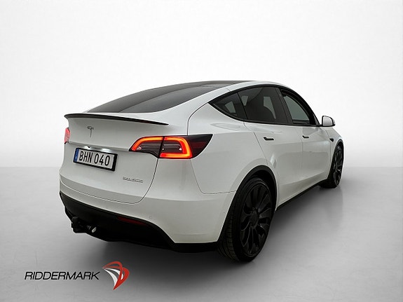 Tesla Model Y 9 of 30