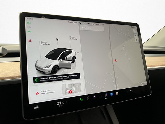 Tesla Model Y 18 of 30