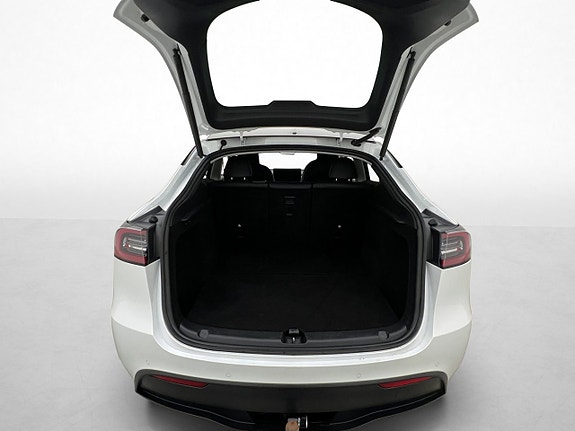 Tesla Model Y 30 of 30