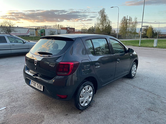 Dacia Sandero 9 of 17