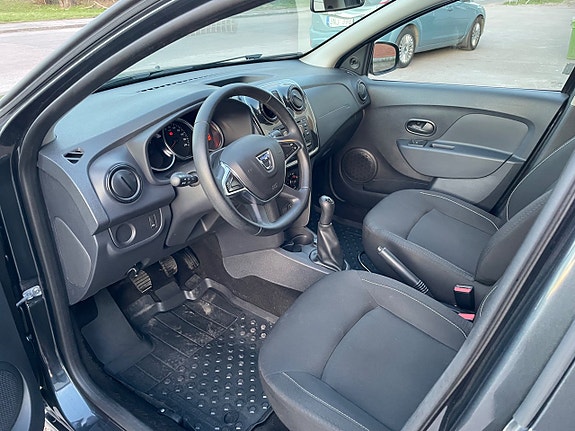 Dacia Sandero 10 of 17